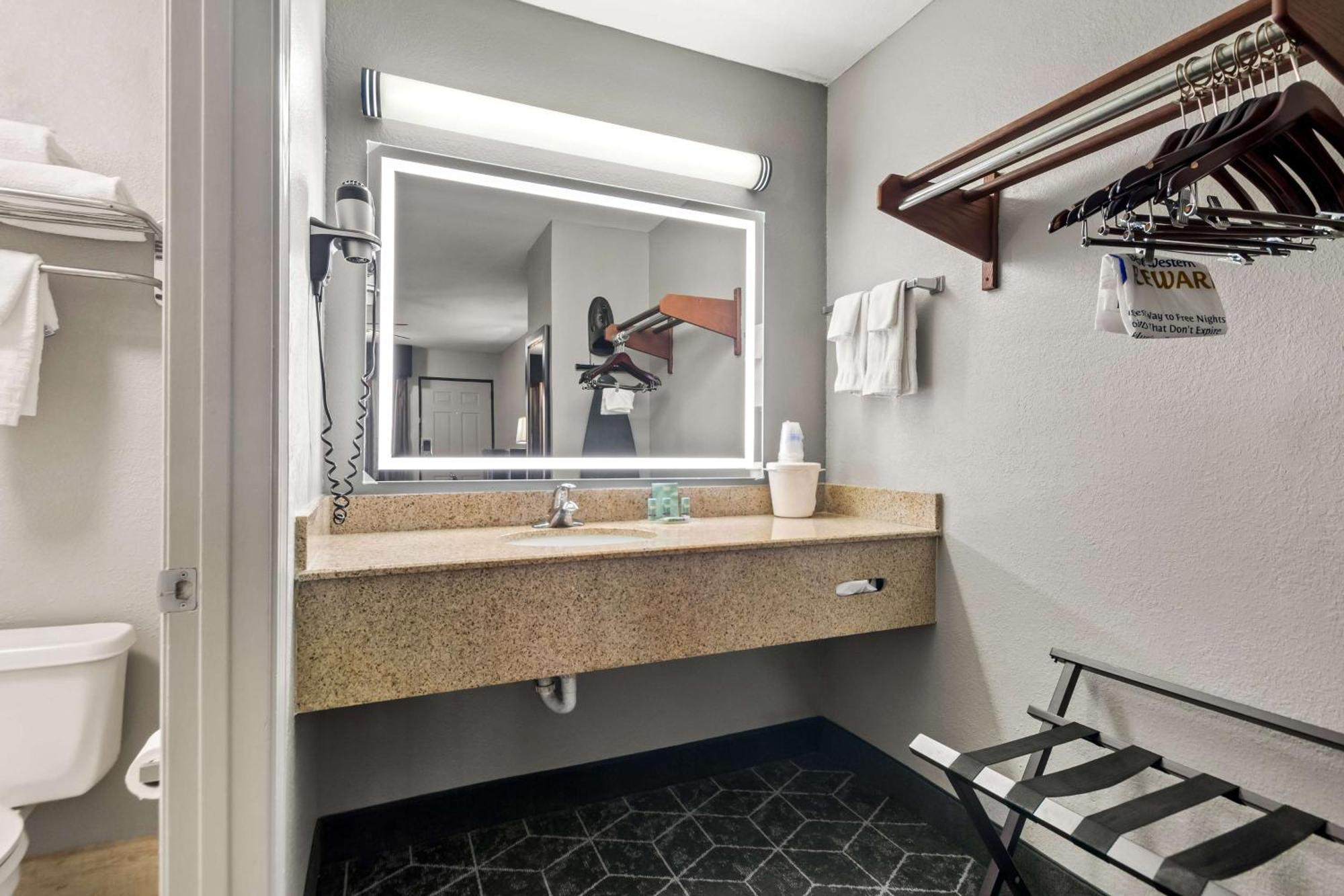 Best Western Inn Monroeville Exterior photo