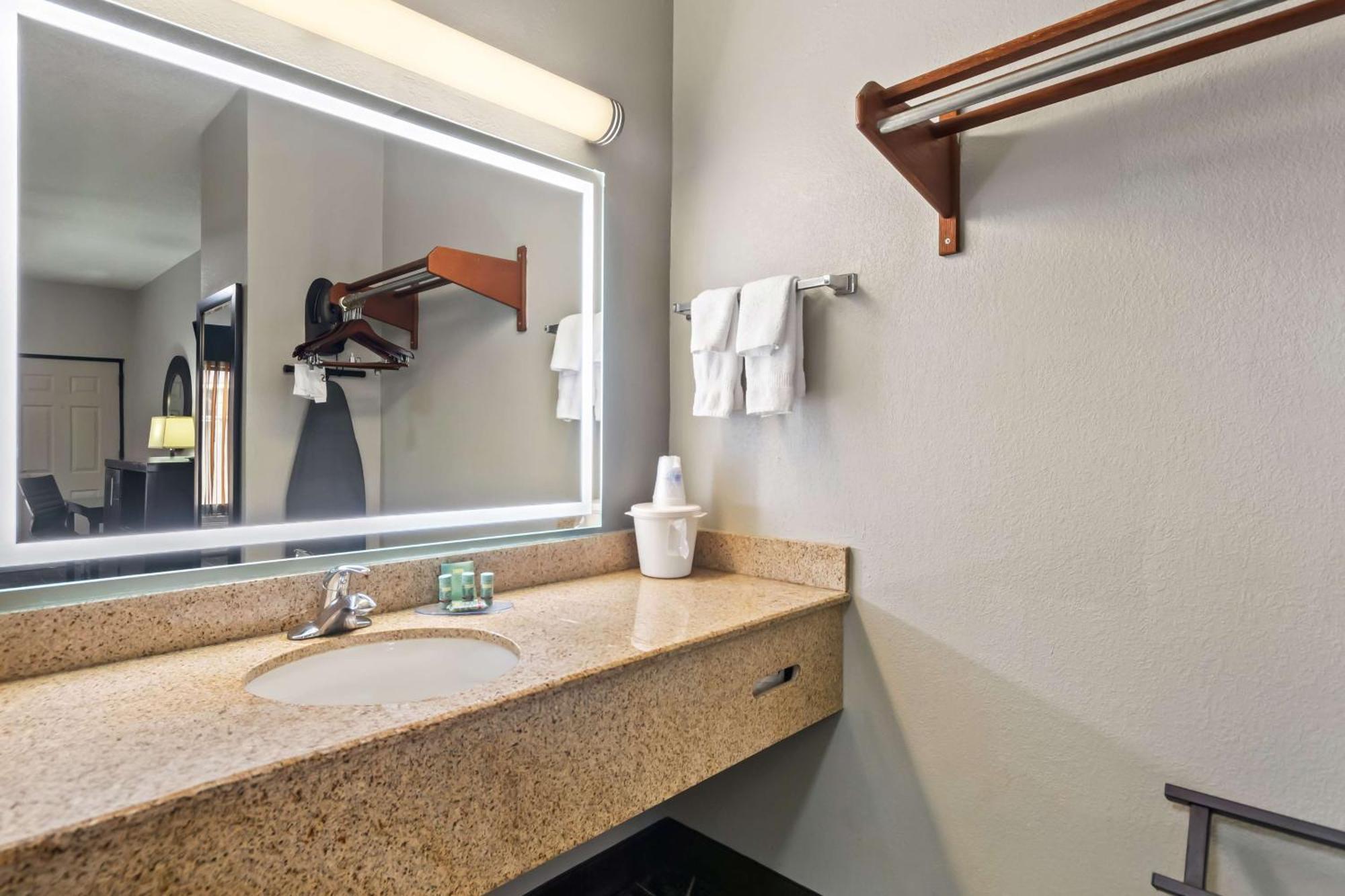 Best Western Inn Monroeville Exterior photo